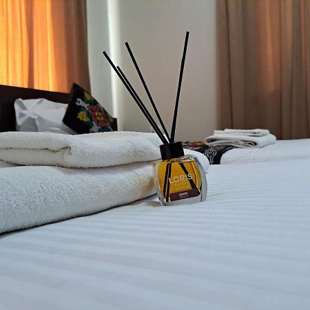 Ocean Hotel Osh Bagian luar foto