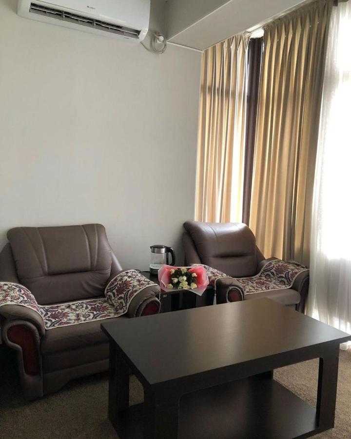 Ocean Hotel Osh Bagian luar foto