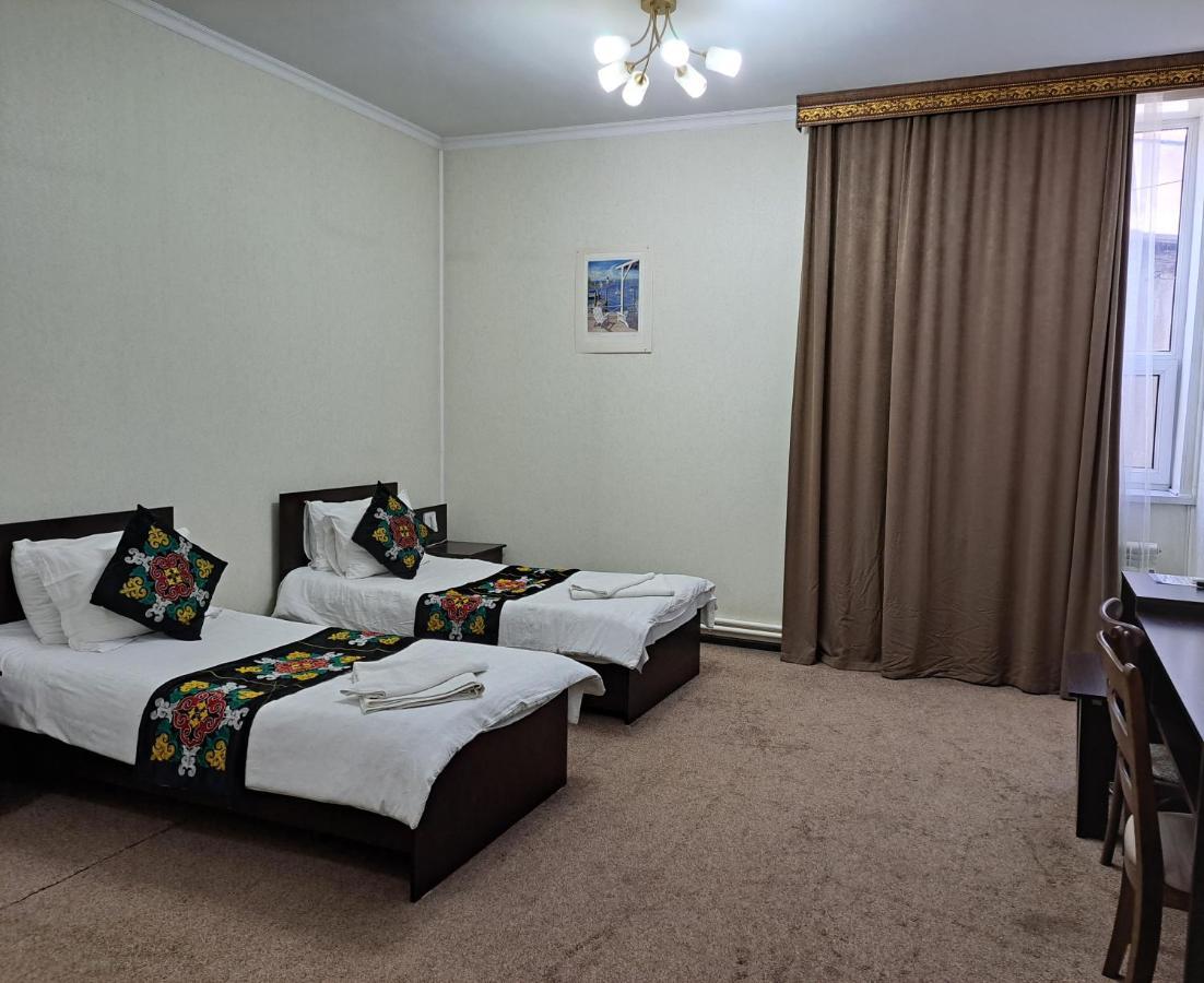Ocean Hotel Osh Bagian luar foto