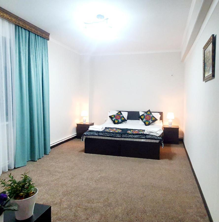 Ocean Hotel Osh Bagian luar foto
